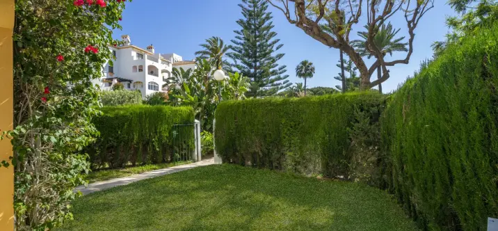 Venta de apartamento en planta baja en Nueva Andalucía 4