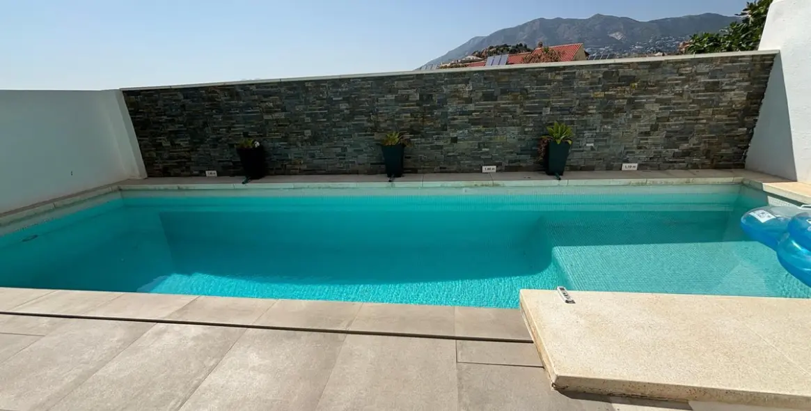 Sale of detached villa in Fuengirola 2