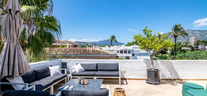 Sale of penthouse duplex in Nueva Andalucía 1