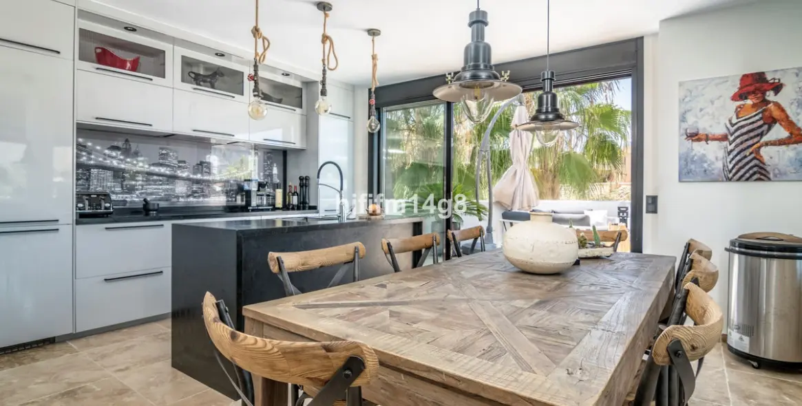 Sale of penthouse duplex in Nueva Andalucía 6