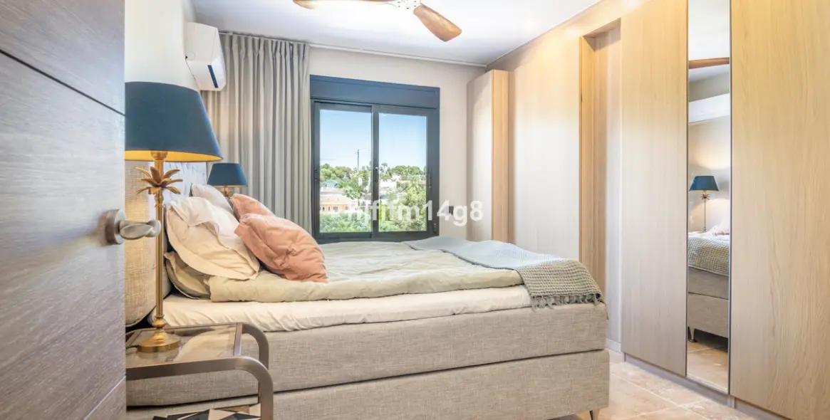 Sale of penthouse duplex in Nueva Andalucía 9