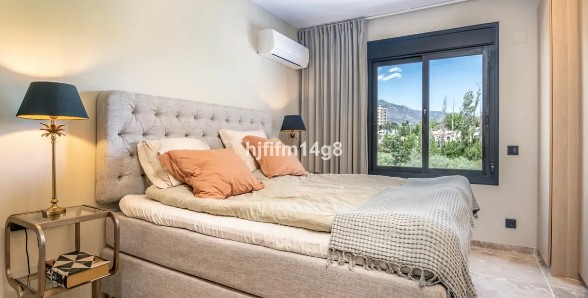 Sale of penthouse duplex in Nueva Andalucía 10