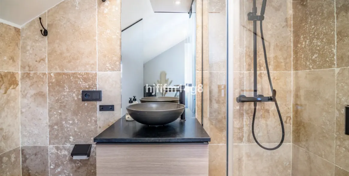 Sale of penthouse duplex in Nueva Andalucía 14