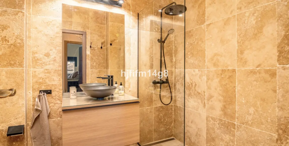 Sale of penthouse duplex in Nueva Andalucía 17