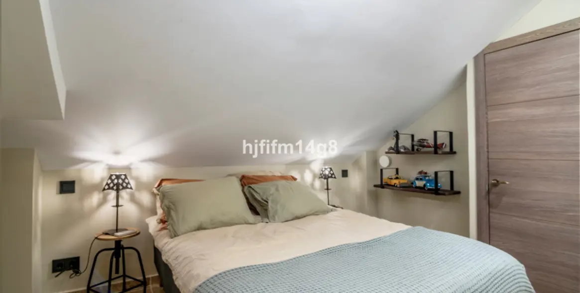 Sale of penthouse duplex in Nueva Andalucía 18