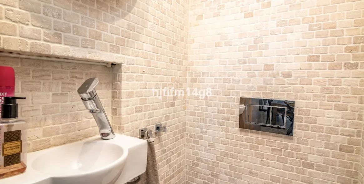 Sale of penthouse duplex in Nueva Andalucía 19