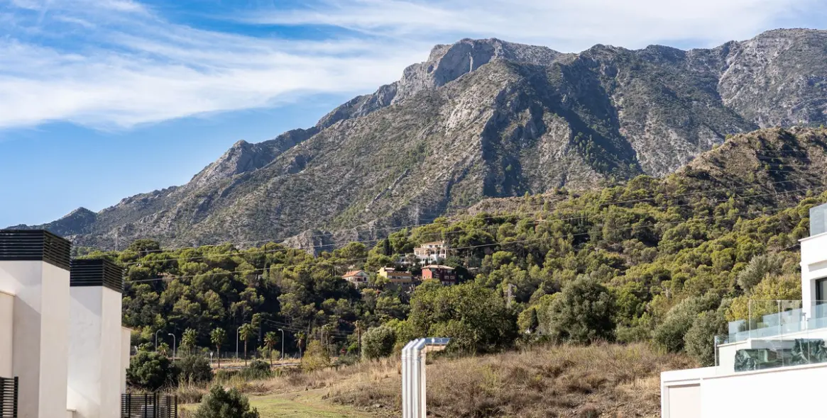 Sale of penthouse duplex in Marbella 24