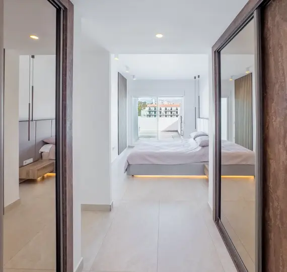 Sale of penthouse in Puerto Banús