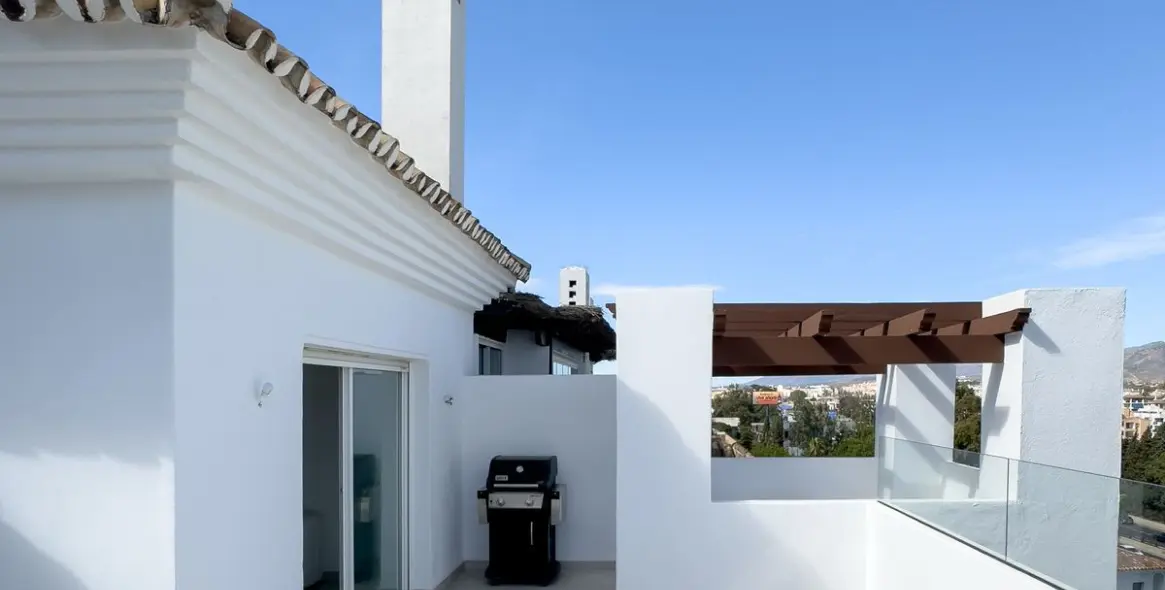 Sale of penthouse in Puerto Banús 13