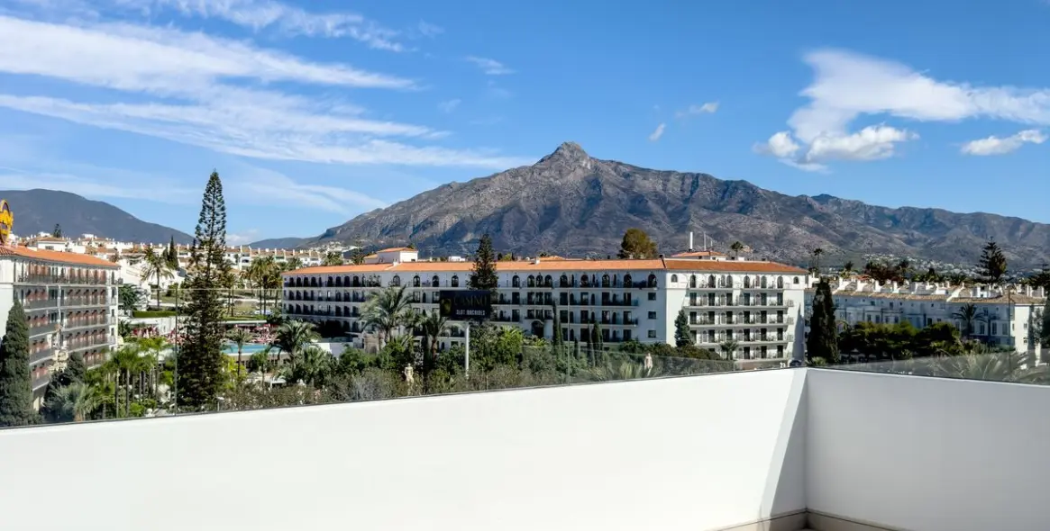 Sale of penthouse in Puerto Banús 1