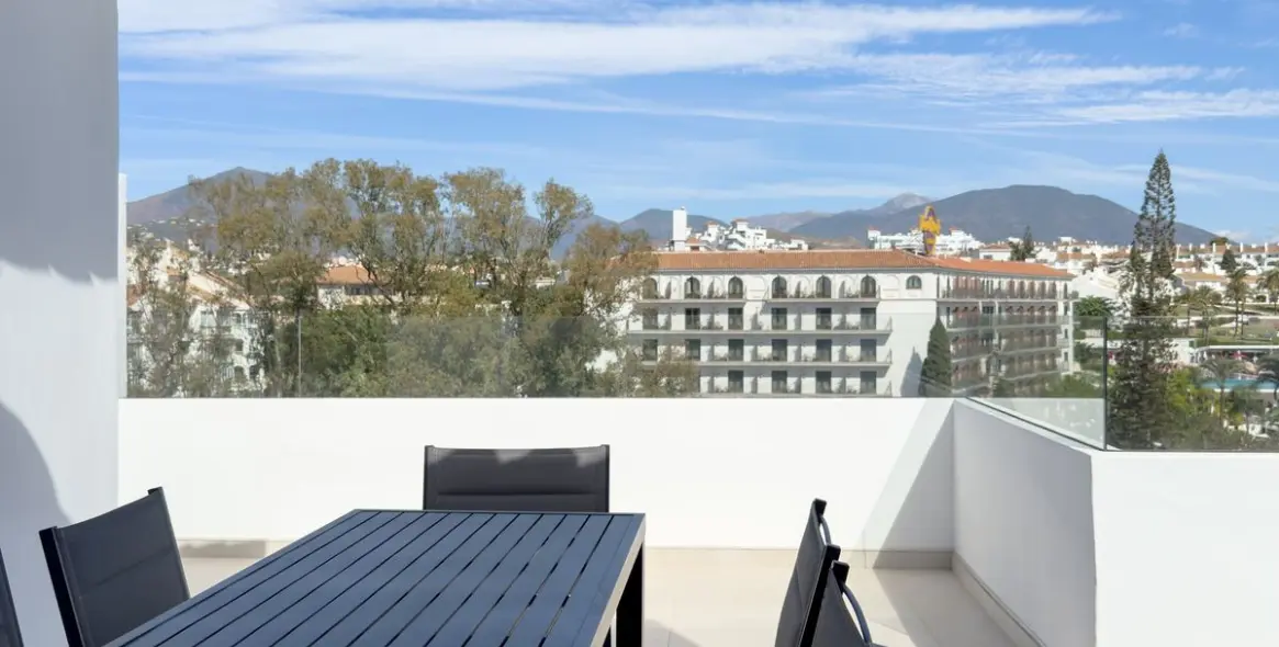 Sale of penthouse in Puerto Banús 2
