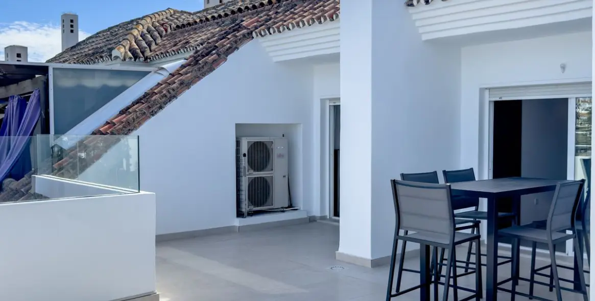 Sale of penthouse in Puerto Banús 3