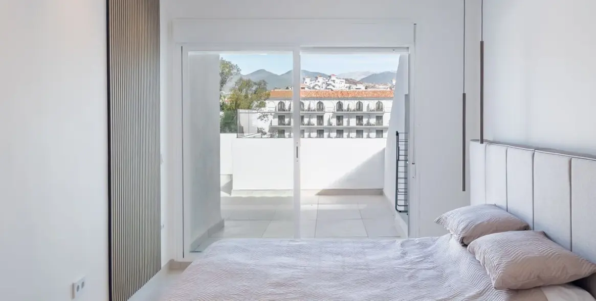 Sale of penthouse in Puerto Banús 27