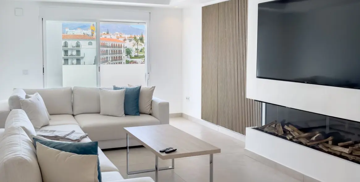 Sale of penthouse in Puerto Banús 28