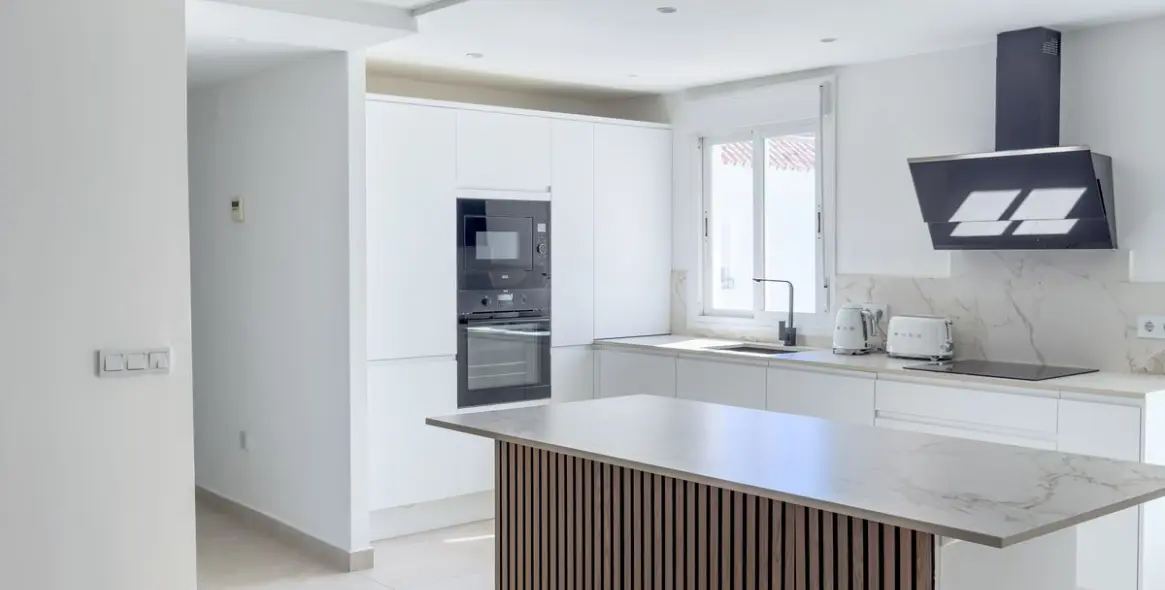 Sale of penthouse in Puerto Banús 44