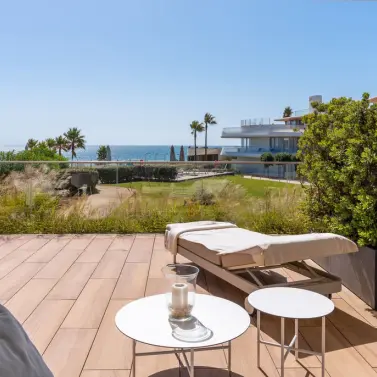 Продажа апартаментов на первом этаже в Estepona