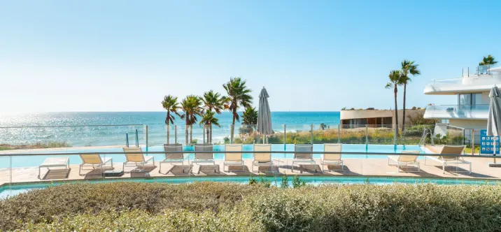 Продажа апартаментов на первом этаже в Estepona 1