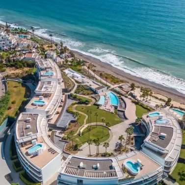 Продажа апартаментов на первом этаже в Estepona