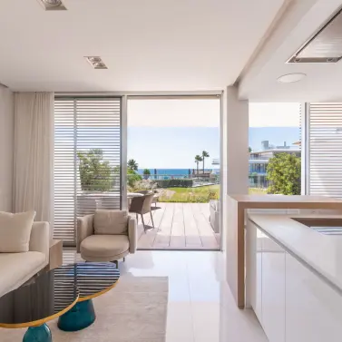 Продажа апартаментов на первом этаже в Estepona