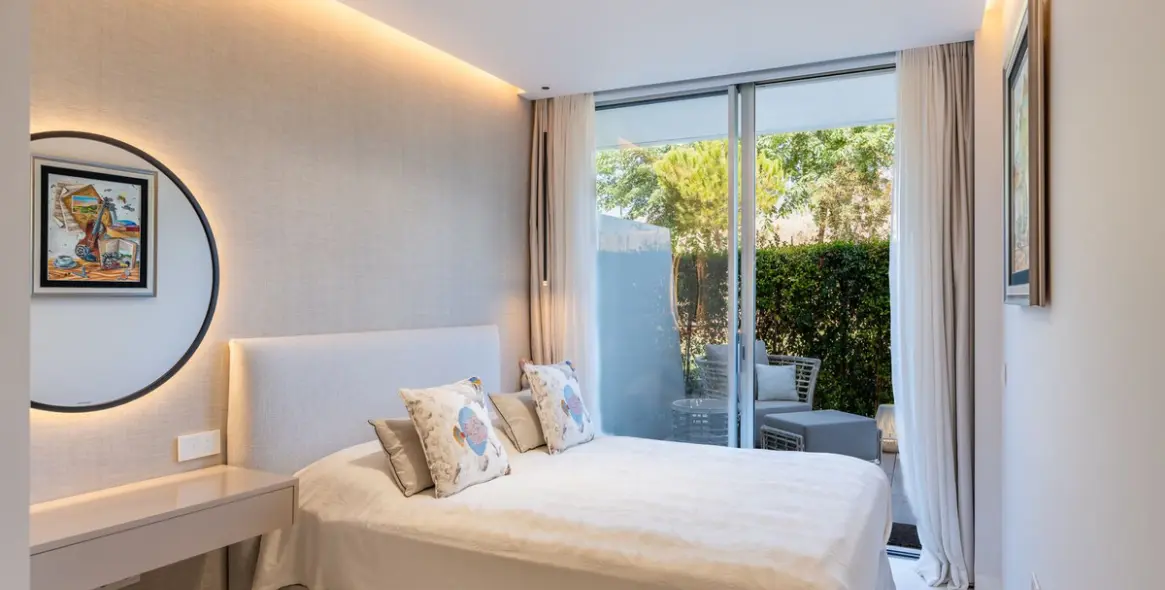 Продажа апартаментов на первом этаже в Estepona 13