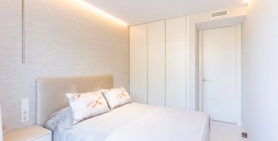 Продажа апартаментов на первом этаже в Estepona 17