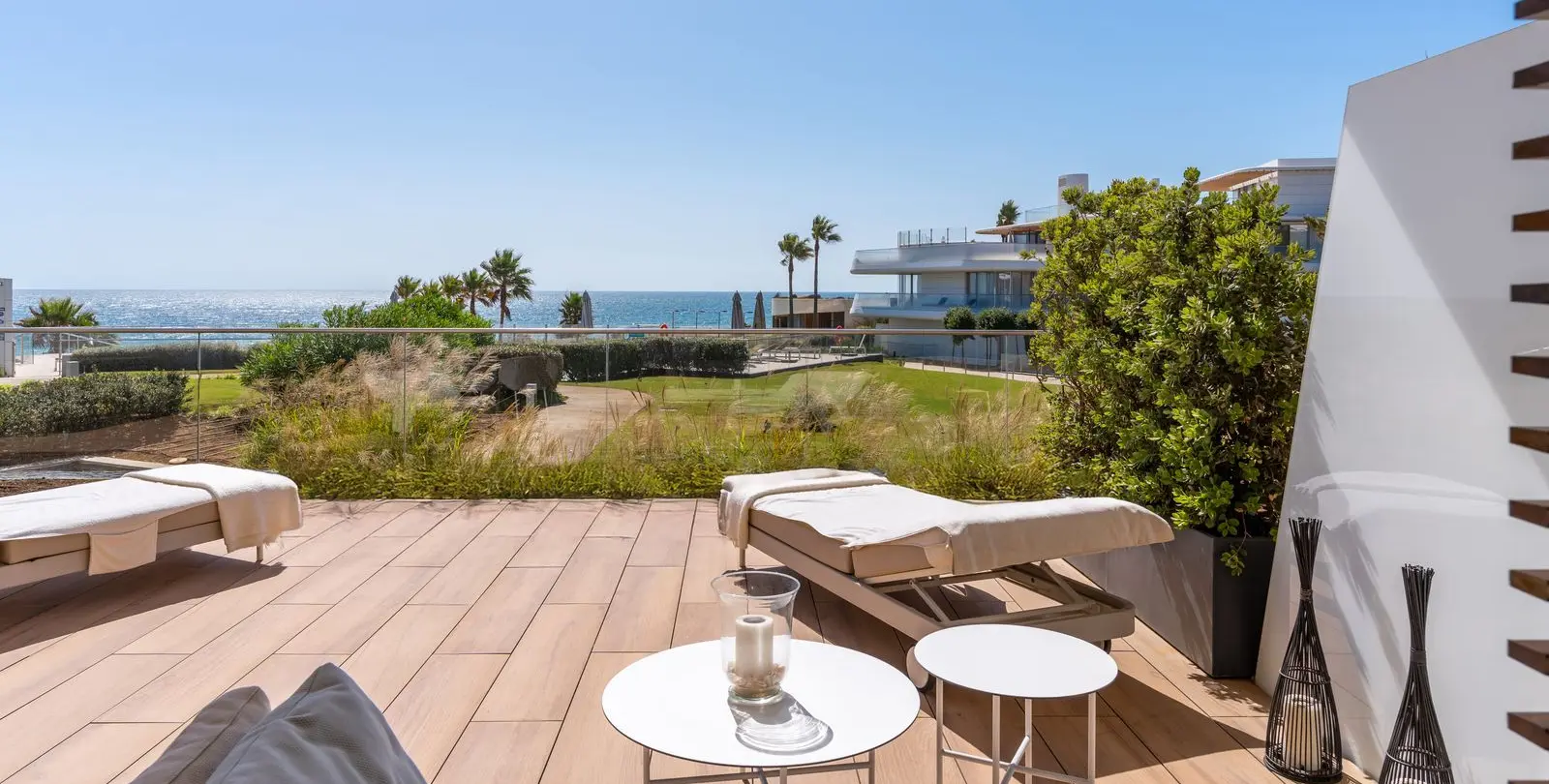 Venta de apartamento en planta baja en Estepona 1