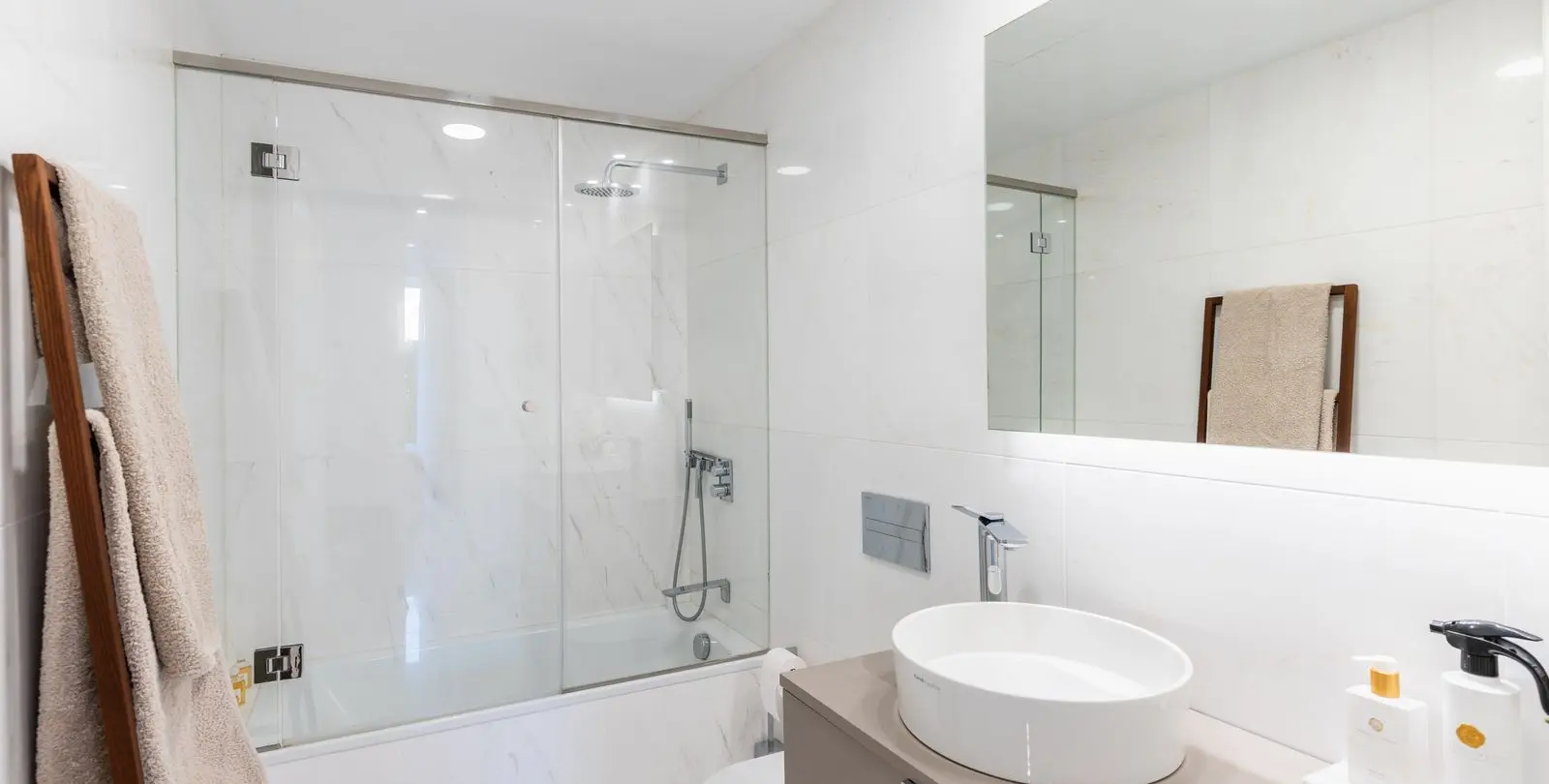 Venta de apartamento en planta baja en Estepona 19