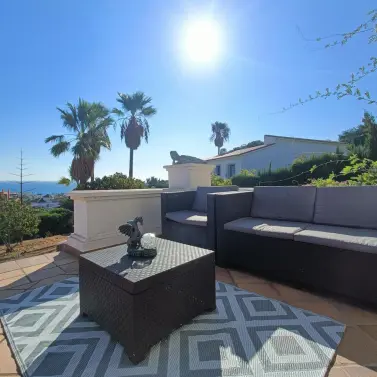 Sale of detached villa in Estepona