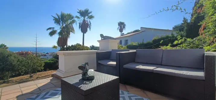 Sale of detached villa in Estepona 0