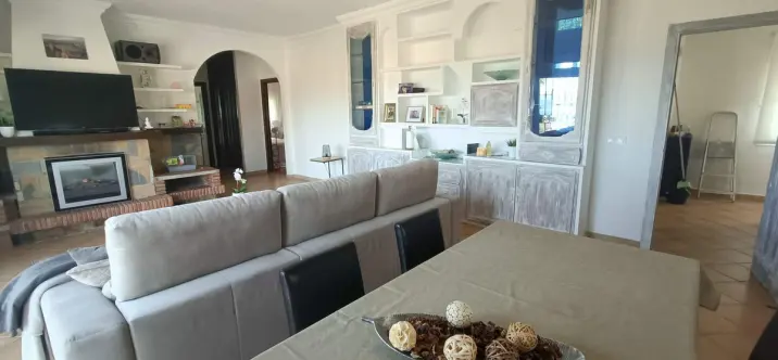 Sale of detached villa in Estepona 4