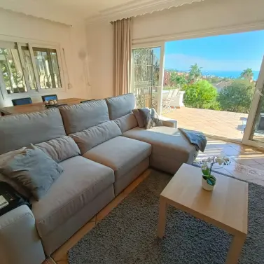 Sale of detached villa in Estepona