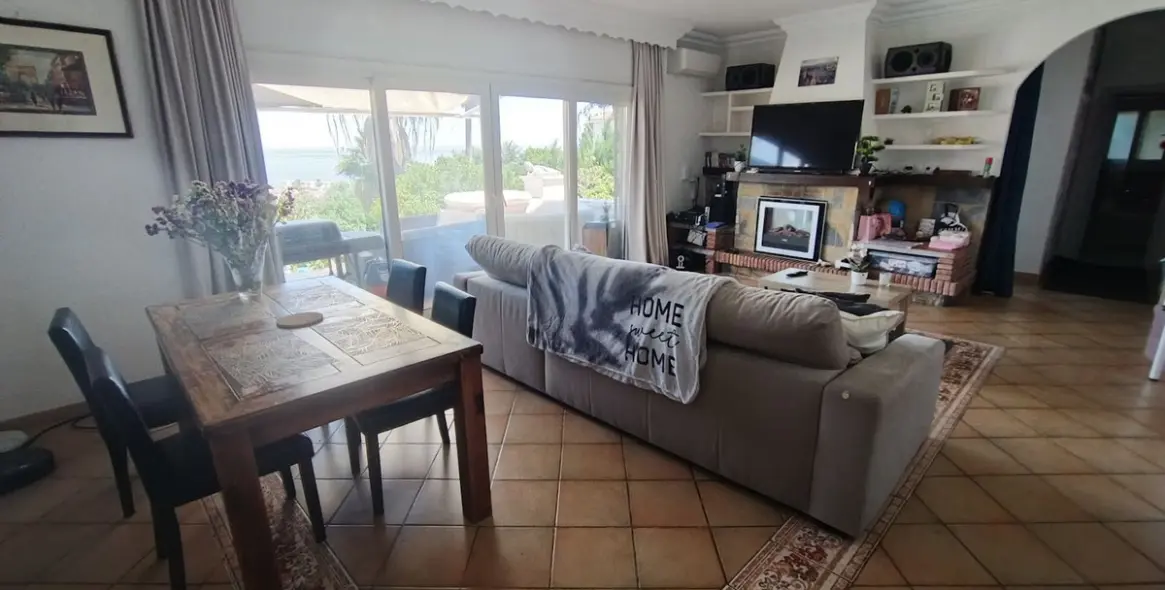 Alquiler a largo plazo de villa independiente en Estepona 4