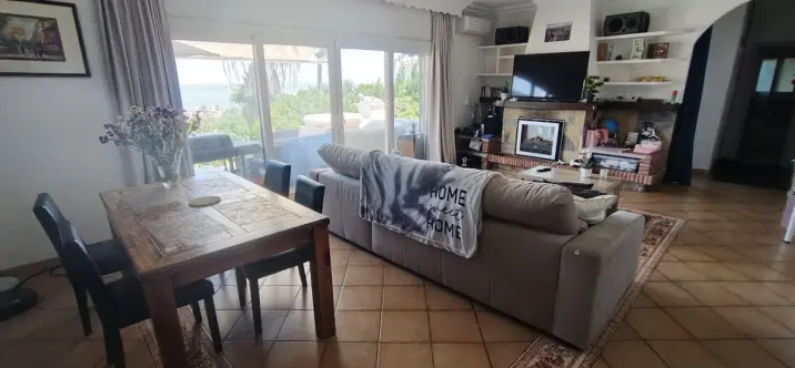 Alquiler a largo plazo de villa independiente en Estepona 3