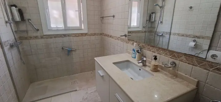 Long-term rent of detached villa in Estepona 2