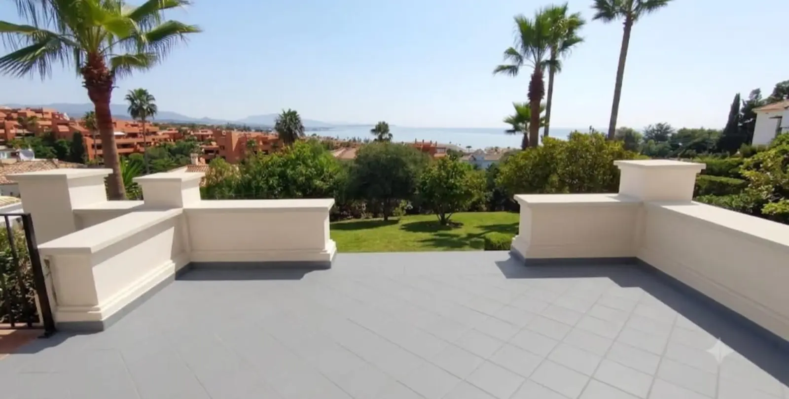 Long-term rent of detached villa in Estepona 1
