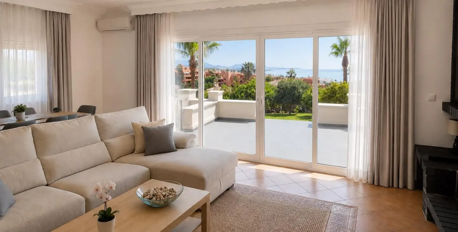 Long-term rent of detached villa in Estepona 2
