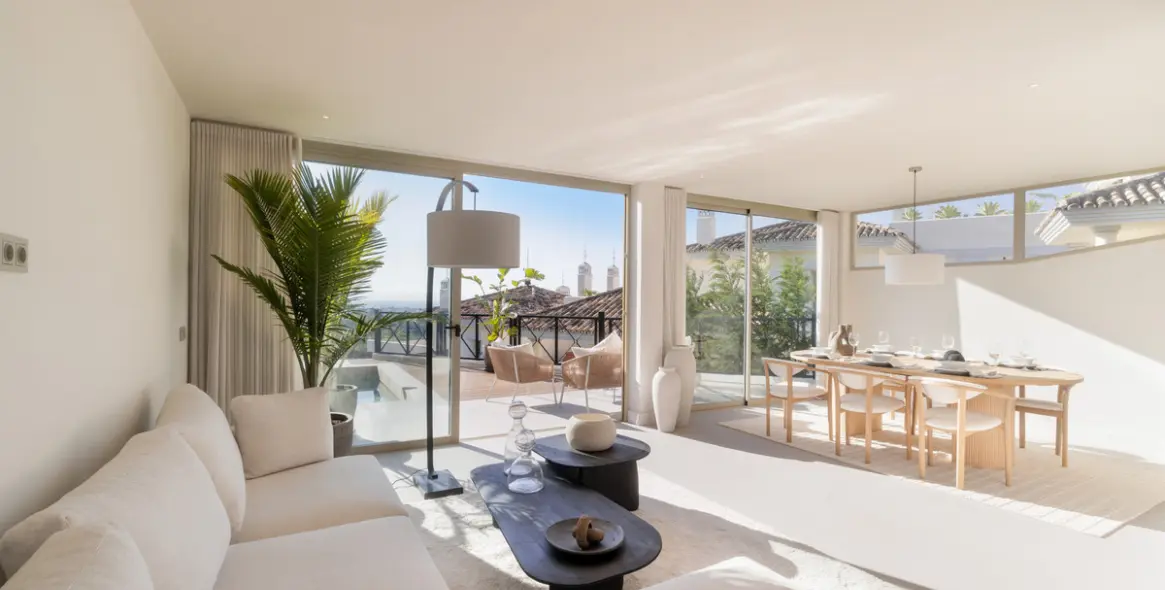 Sale of ground floor apartment in Nueva Andalucía 12