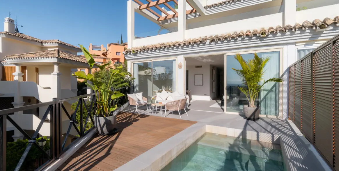 Sale of ground floor apartment in Nueva Andalucía 15