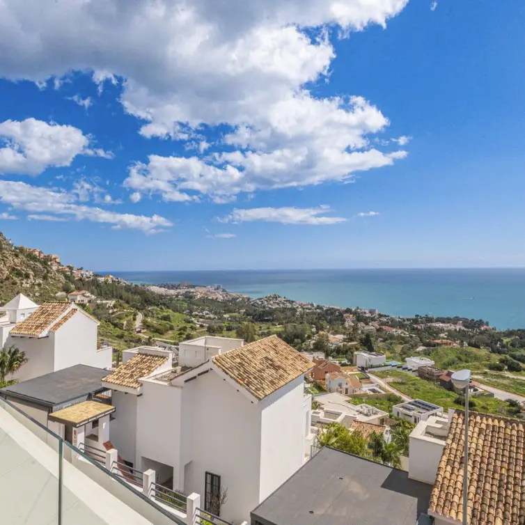 Продажа двухуровневого пентхауса в Benalmadena