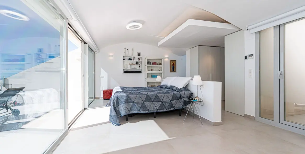 Sale of penthouse duplex in Benalmadena 8