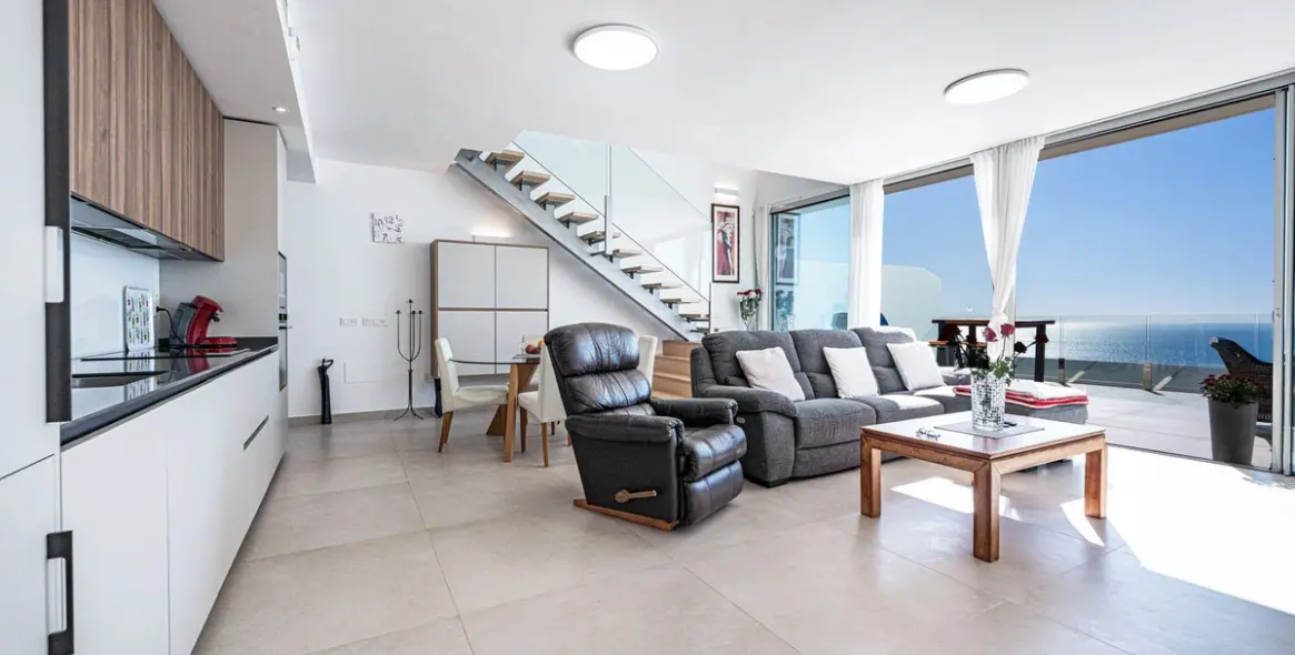 Sale of penthouse duplex in Benalmadena 10