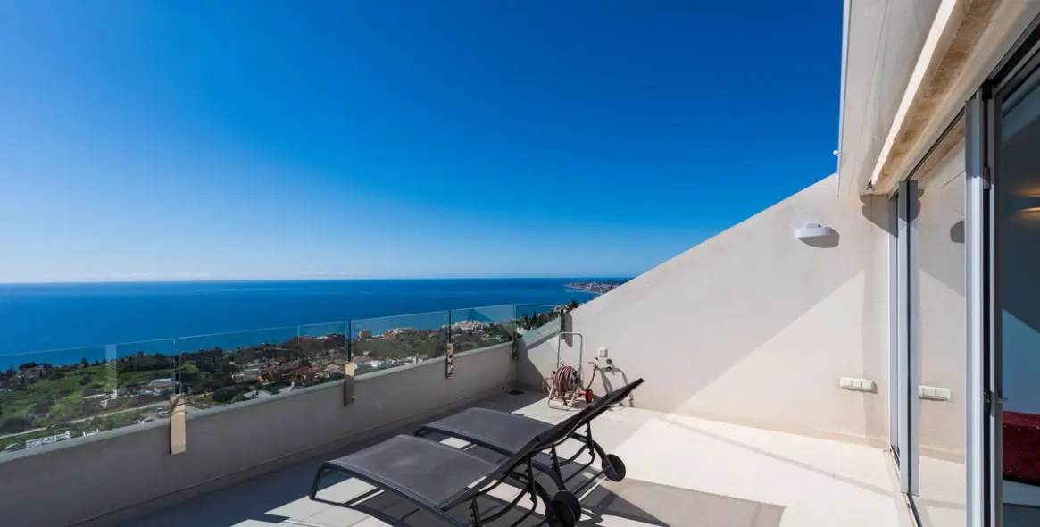 Venta de ático dúplex en Benalmadena 28