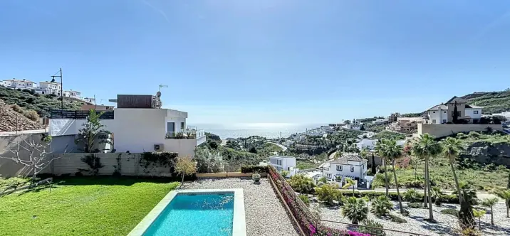 Venta de villa independiente en Torrox 1