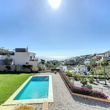 Sale of detached villa in Torrox