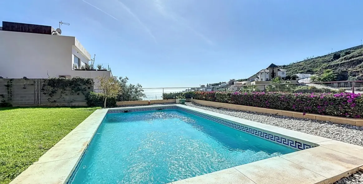 Sale of detached villa in Torrox 4