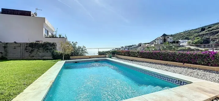 Sale of detached villa in Torrox 3