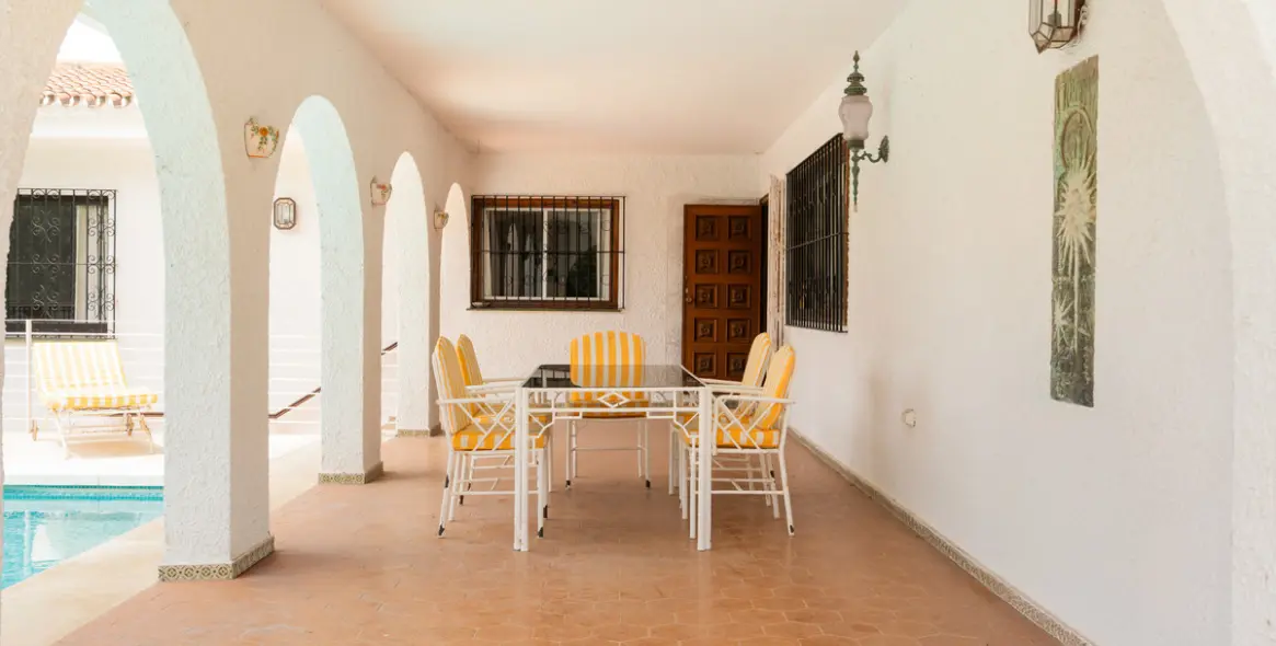 Sale of detached villa in San Pedro de Alcántara 6