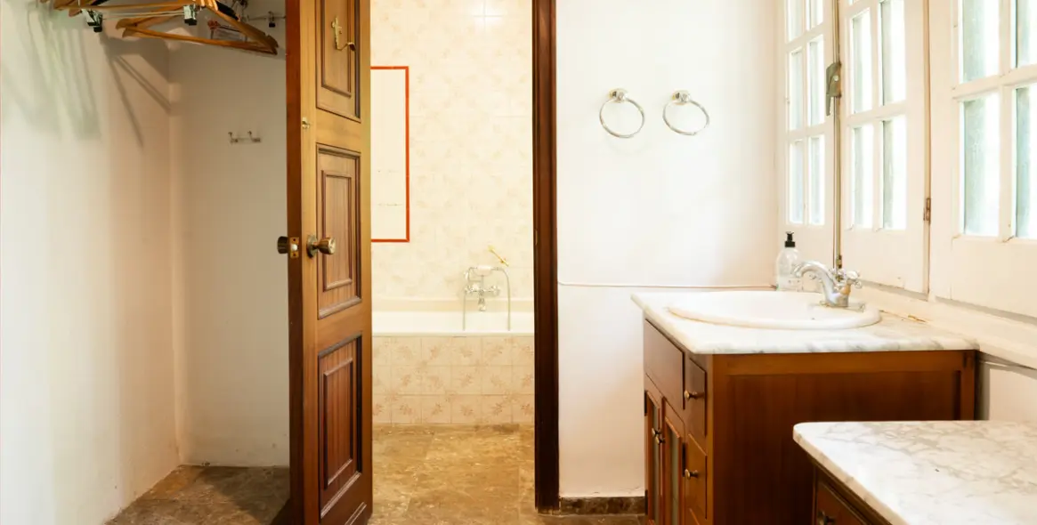 Sale of detached villa in San Pedro de Alcántara 26