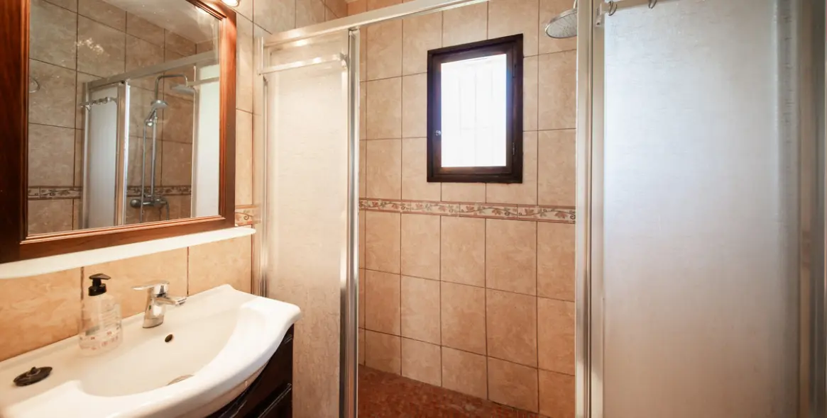 Sale of detached villa in San Pedro de Alcántara 29