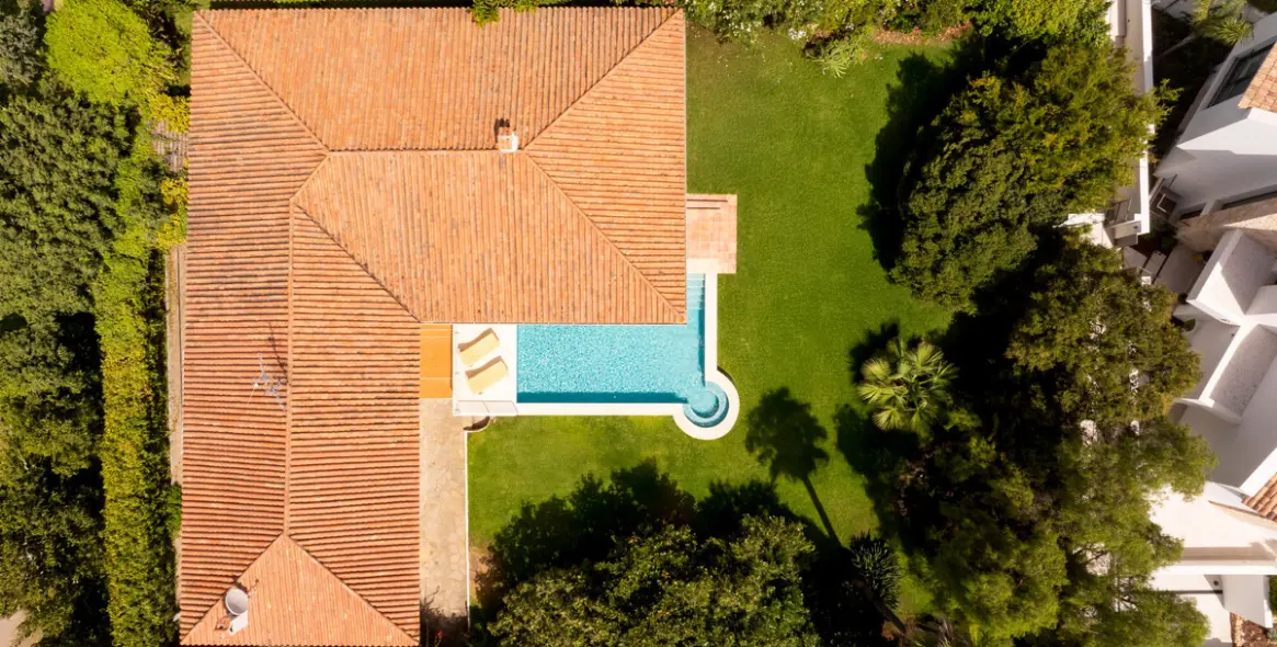 Sale of detached villa in San Pedro de Alcántara 42